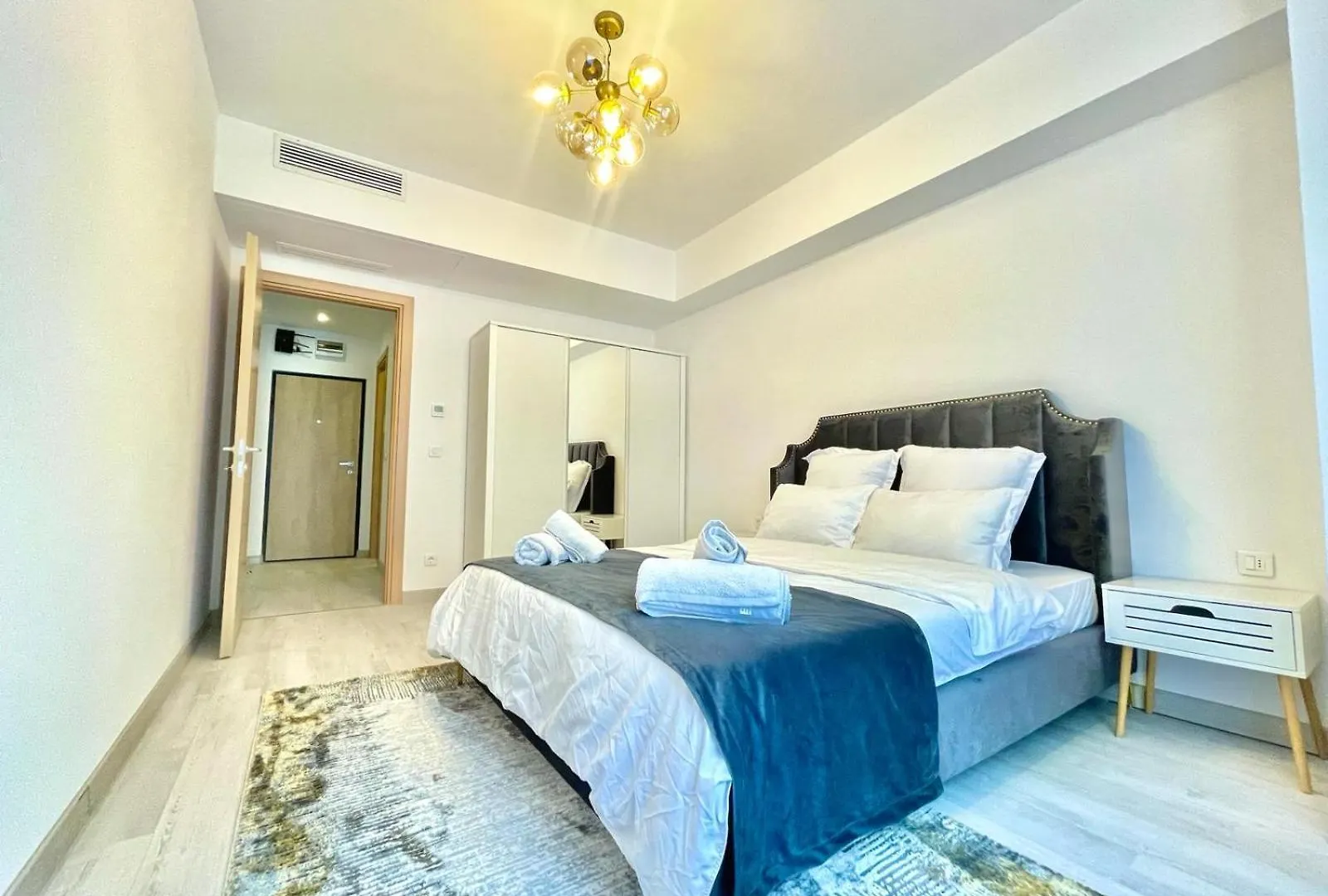 Yamaluxe Apartments - Cosy & Trendy Bucharest