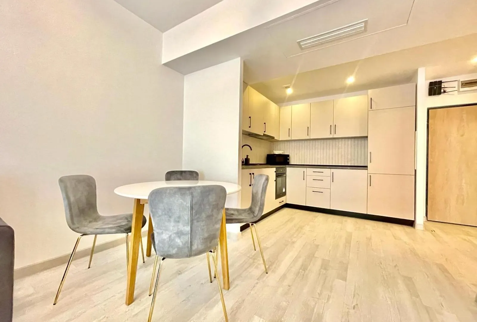 Yamaluxe Apartments - Cosy & Trendy Bucharest Romania